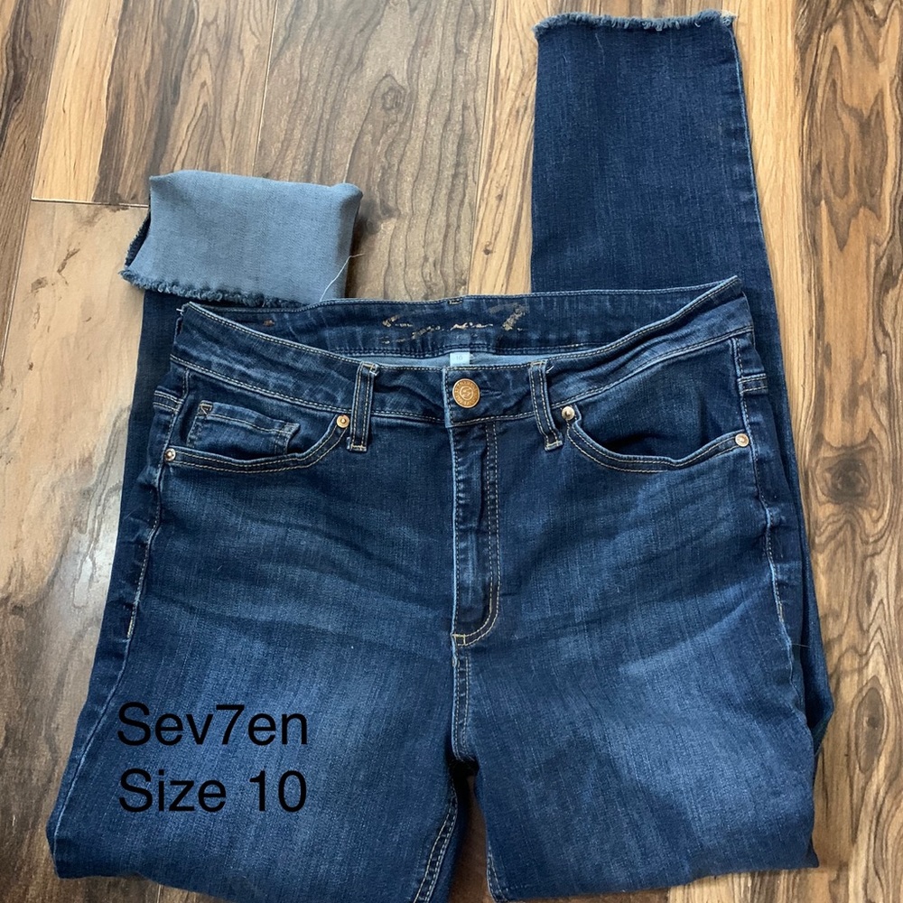 Size 10 Seven7 high rise slim straight jeans